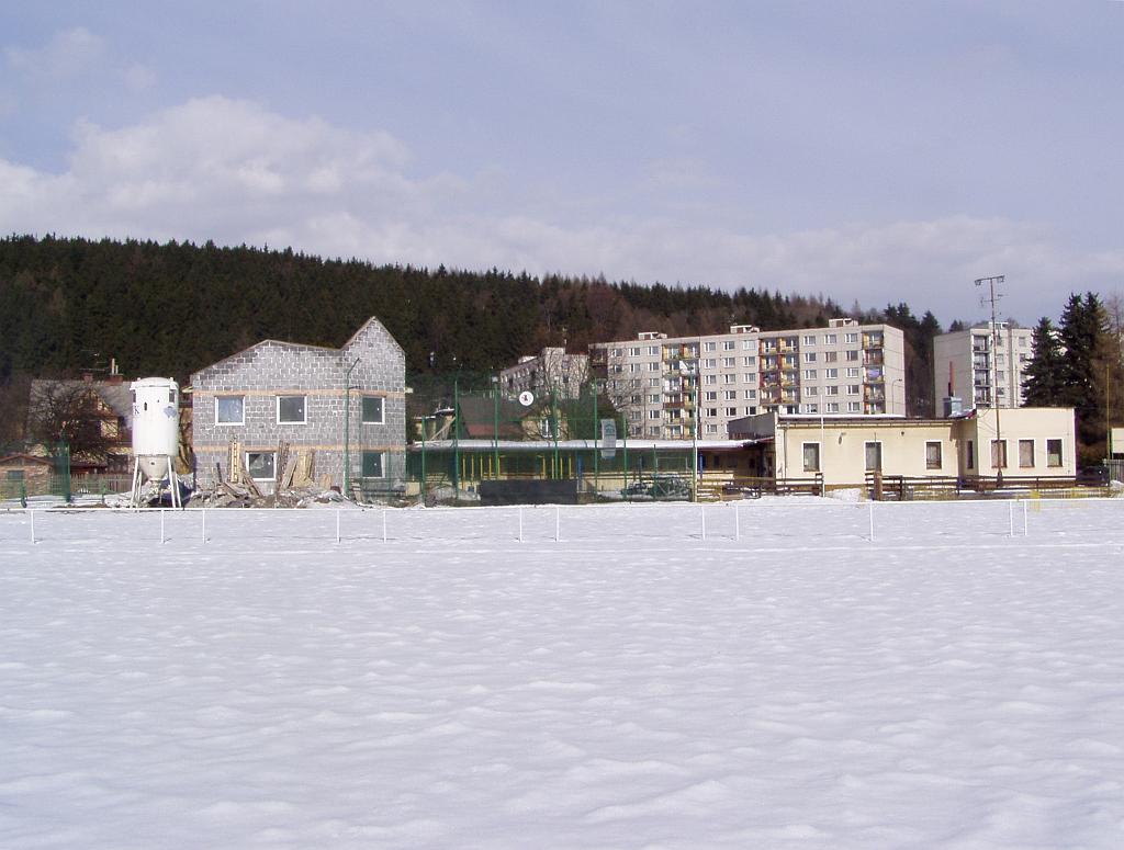 N009